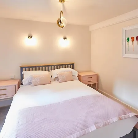 Host & - Sunnyvale House *