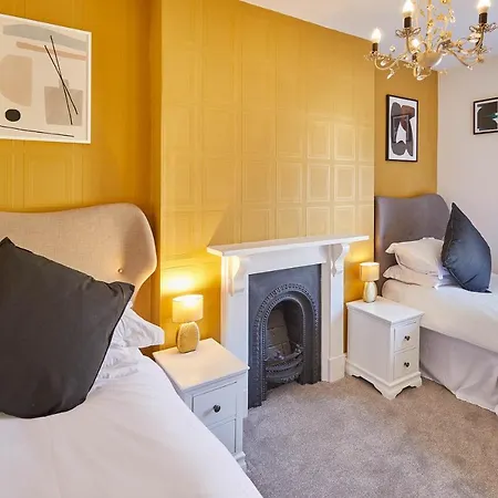Host & - Sunnyvale House Tatil Evi