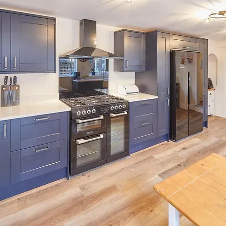 בית נופש Host & - Sunnyvale House וויטבי