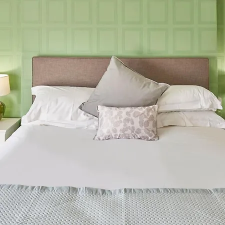 Host & - Sunnyvale House בית נופש וויטבי