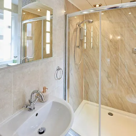 Host & - Sunnyvale House וויטבי