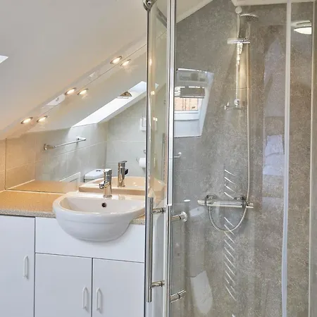 Host & - Sunnyvale House בית נופש *